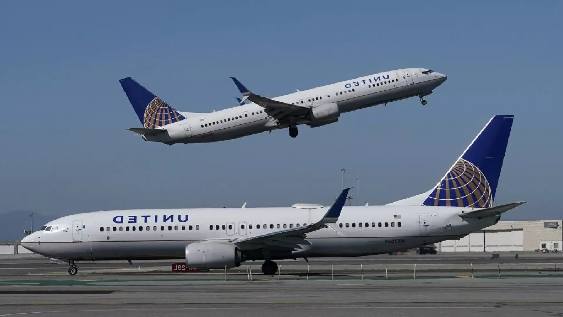 Flugzeuge landen und starten in SFO